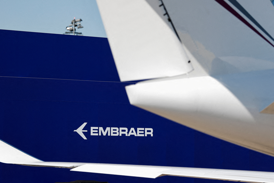 Ação da Embraer (EMBJ3) sobe 3,8% após novo pedido de aeronaves da Azorra