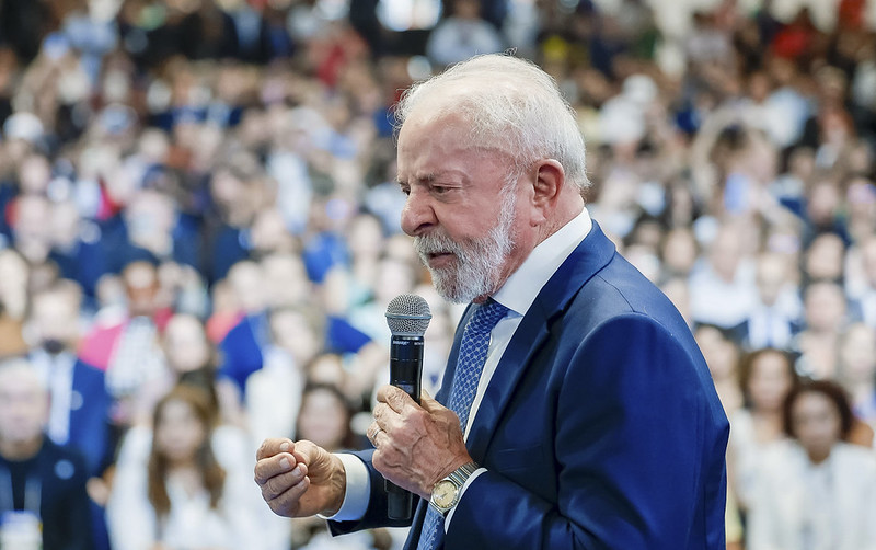 Lula diz que vai à cúpula do G7 para “colocar ordem na casa”