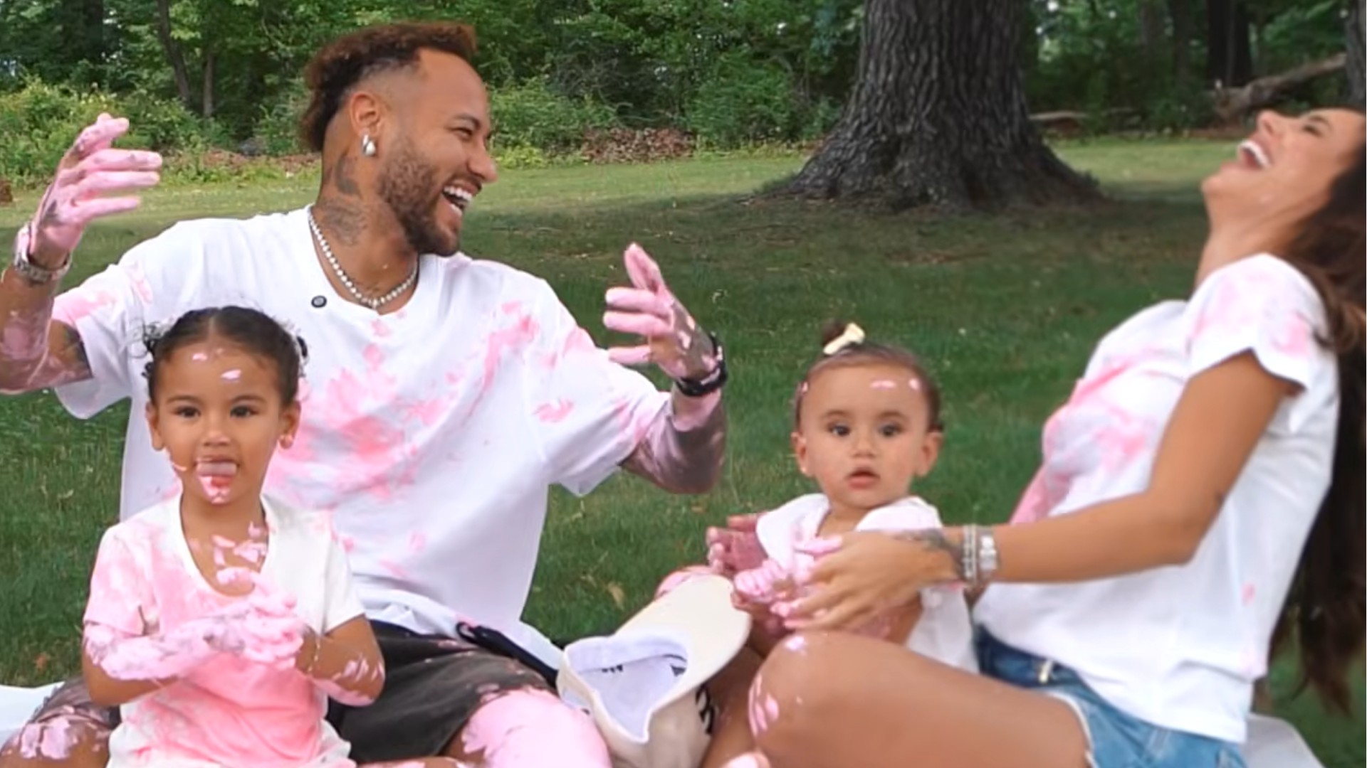 Neymar e Bruna Biancardi anunciam gravidez de terceira filha: ‘Eu Neymar e Bruna Biancardi anunciam gravidez de terceira filha: 'Eu vou endoidar'