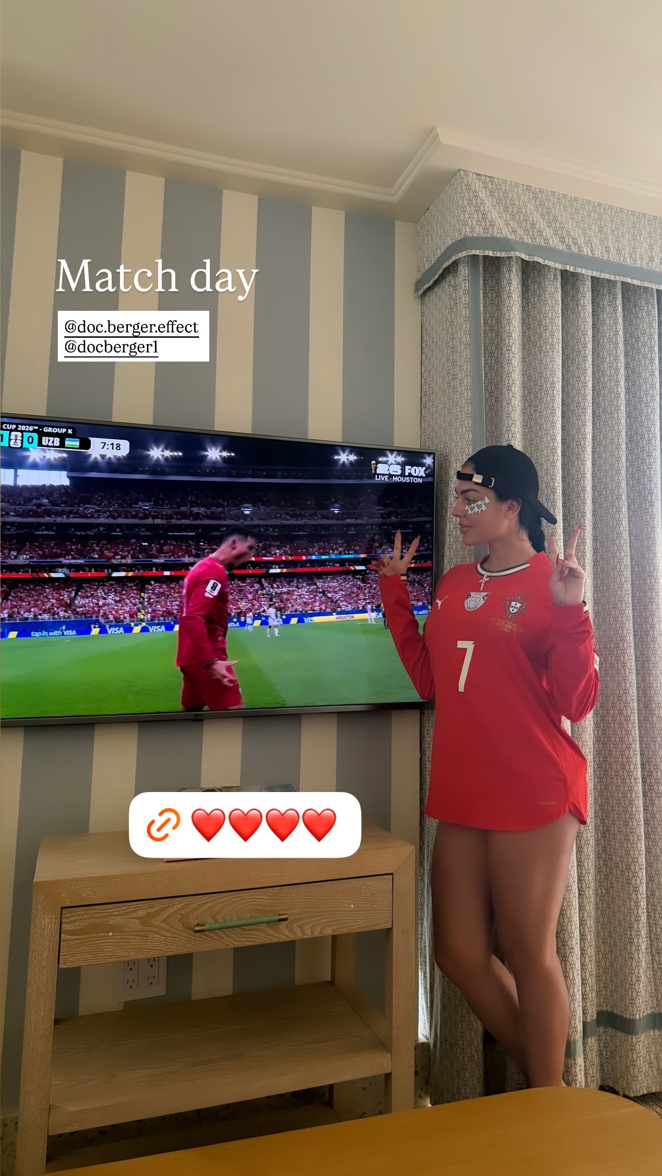 Noiva de Cristiano Ronaldo, atriz de ‘Esquadrão Suicida’ e modelo Noiva de Cristiano Ronaldo, atriz de ‘Esquadrão Suicida’ e modelo Sara Sampaio celebram goleada de Portugal; veja