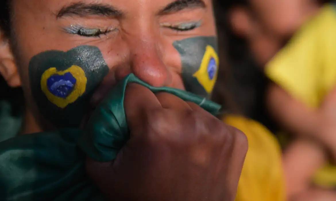 Quando torcer pode ser perigoso? Especialista alerta para depressão e mania