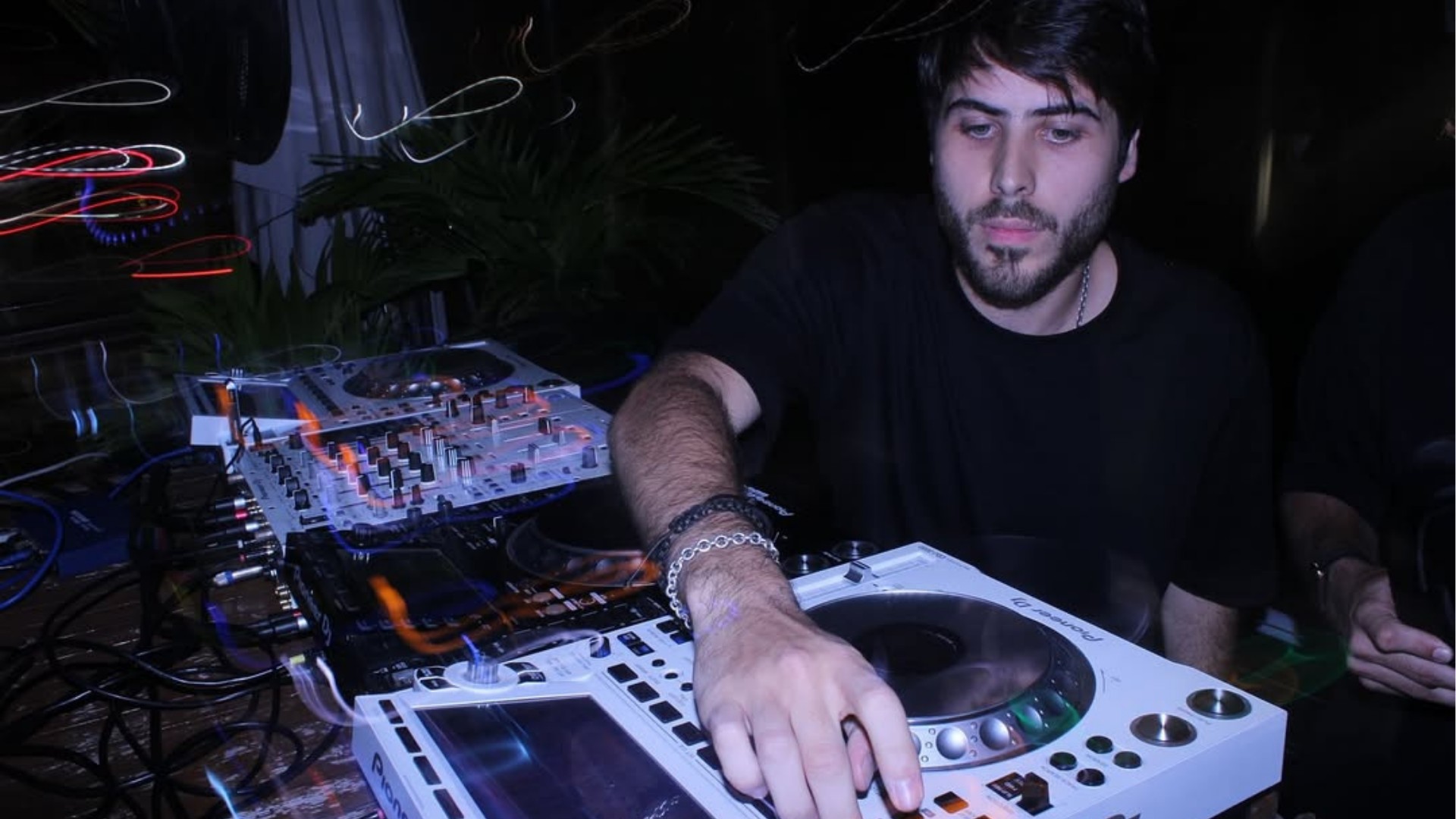 Quem era Lucas Frota? Produtor e DJ brasileiro está entre Quem era Lucas Frota? Produtor e DJ brasileiro está entre vítimas de acidente aéreo no Rio