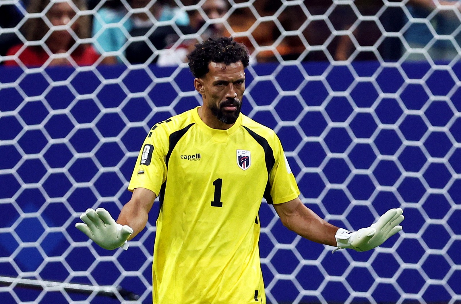 Teló, Adnet e mais famosos invadem perfil de Vozinha, goleiro Teló, Adnet e mais famosos invadem perfil de Vozinha, goleiro de Cabo Verde, após empate na Copa