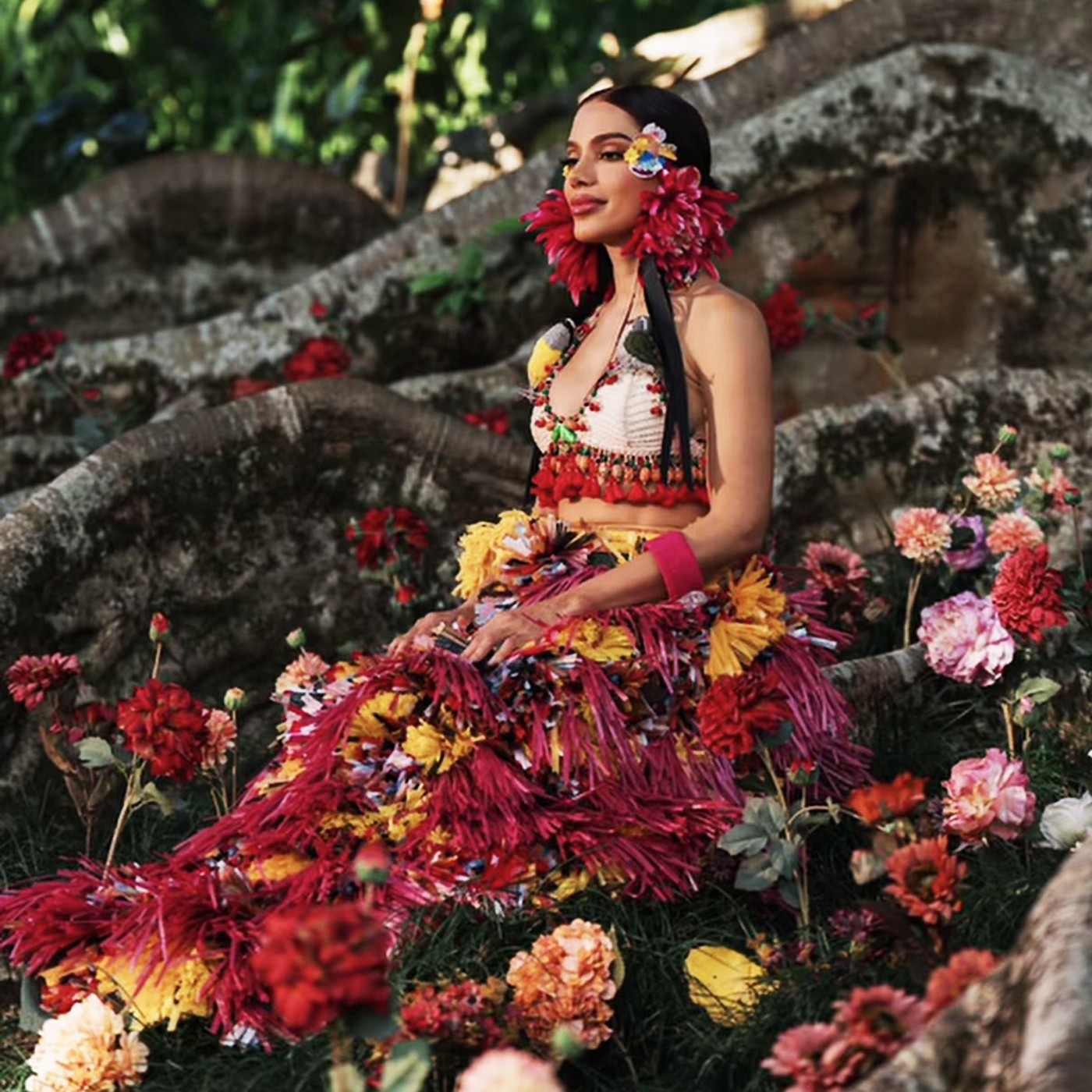 Anitta reúne Maria Bethânia, Ofá, Alceu Valença, Mestrinho e MC Anitta reúne Maria Bethânia, Ofá, Alceu Valença, Mestrinho e MC Tha ao longo das 17 faixas do álbum 'Equilibrium II'