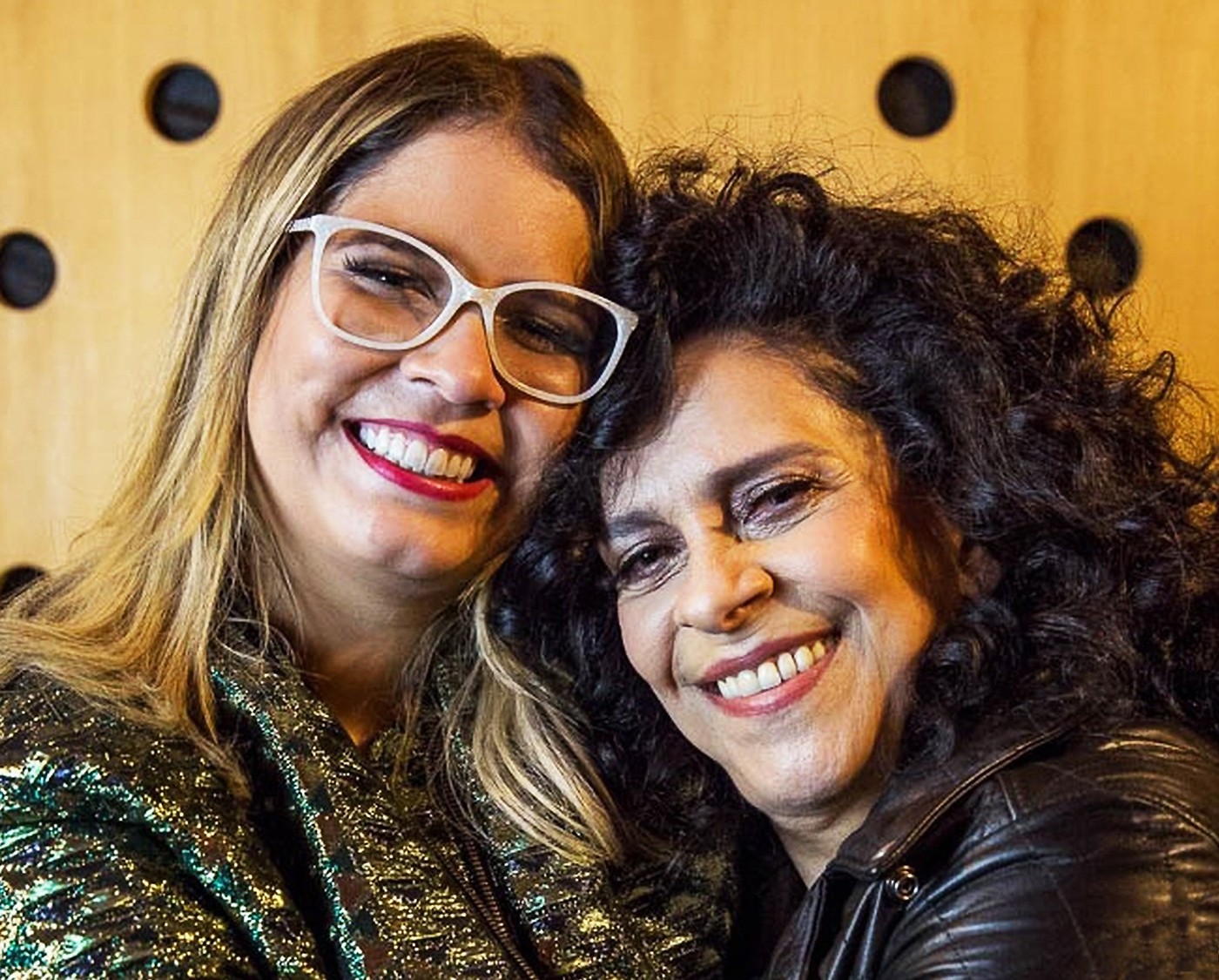 Encontro antológico de Gal Costa com Marília Mendonça reverbera na Encontro antológico de Gal Costa com Marília Mendonça reverbera na trilha sonora da novela 'Quem ama cuida'