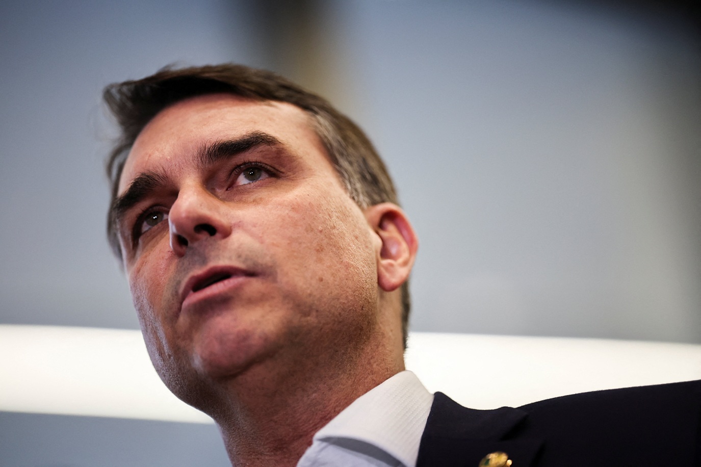Flávio tenta resolver palanque no Rio após crises e reveses para Sóstenes e Castro
