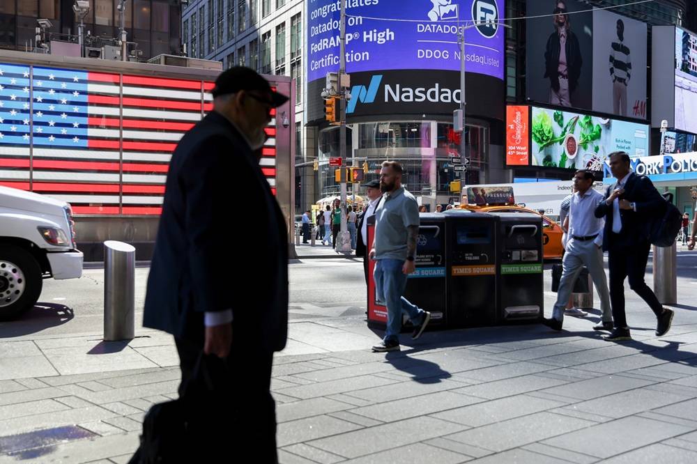 Futuros de NY ampliam ganhos com inflação mais branda e temporada de balanços