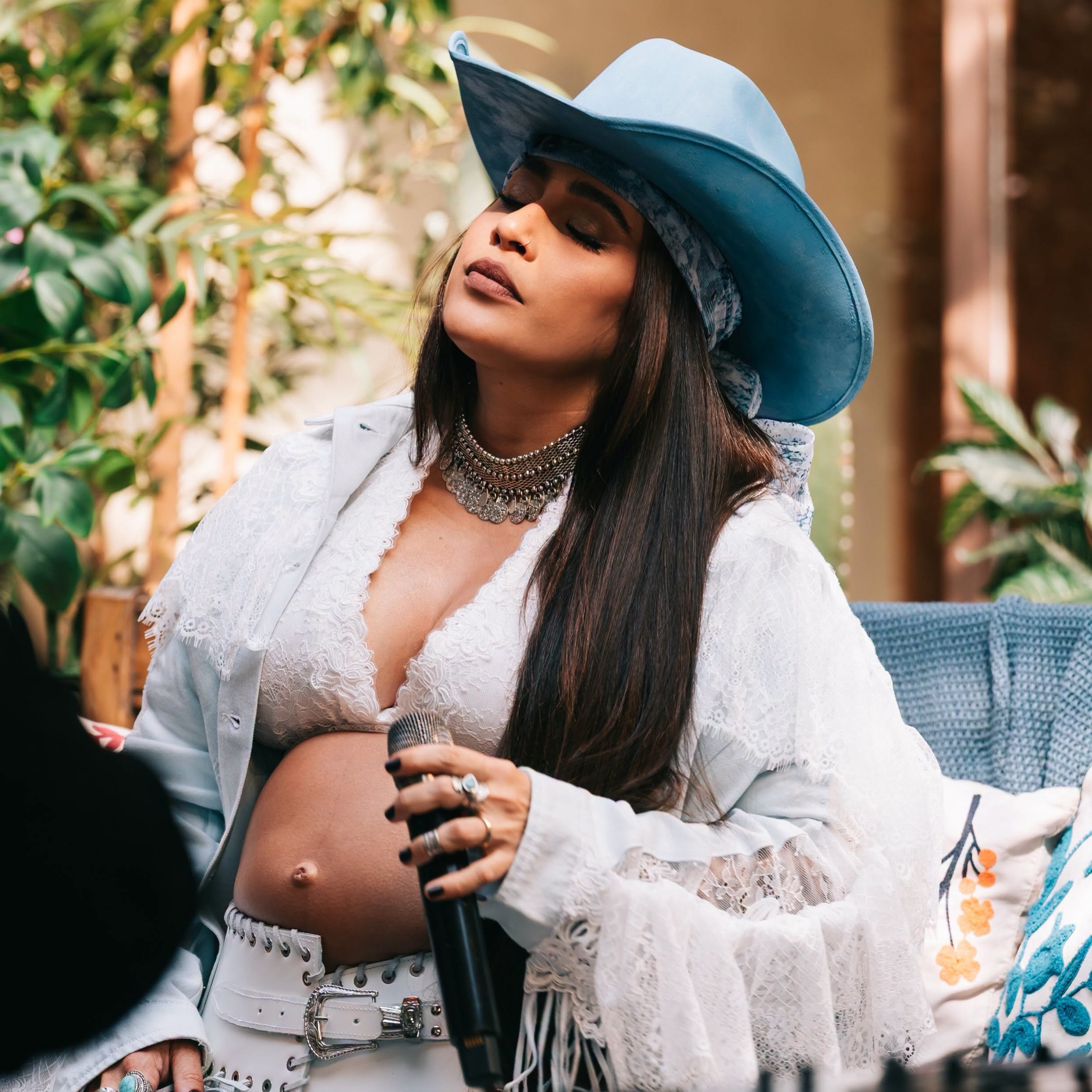Grávida de oito meses de Dom, Lauana Prado grava álbum Grávida de oito meses de Dom, Lauana Prado grava álbum audiovisual em São Paulo com música escrita para o filho