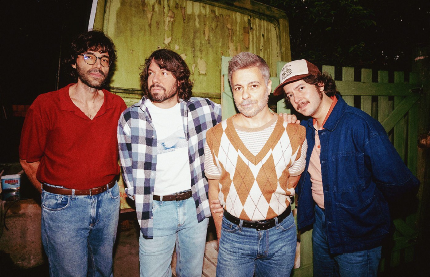 Maglore ecoa e reverencia Lô Borges no cancioneiro autoral do Maglore ecoa e reverencia Lô Borges no cancioneiro autoral do sexto álbum de estúdio da banda, 'Fluxo natural'