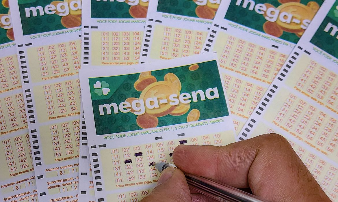 Prêmio de R$ 35 milhões será sorteado pela Mega-Sena neste Prêmio de R$ 35 milhões será sorteado pela Mega-Sena neste domingo