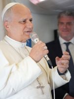 ‘Six seven’: Padre viraliza com vídeo do Papa Leão XIV 'Six seven': Padre viraliza com vídeo do Papa Leão XIV fazendo a trend; veja
