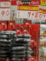 Alimentos e Black Friday ajudam e puxam inflação para abaixo do limite da meta