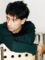 Alvin L personificou a contradição de ter vivido entre risadas e de ter escrito versos impregnados de melancolia