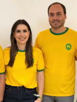 Após disputa interna, PL oficializa chapa com Carlos Bolsonaro e Carol de Toni em SC