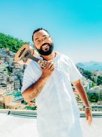 Após parar no hospital com pneumonia, Dudu Nobre quer 'fazer o mundo sambar' com parceria com Xande de Pilares