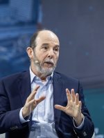 Armínio Fraga vê indícios de recessão e culpa governo Lula: Arminio Fraga (Bloomberg)