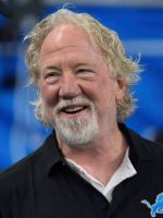 Ator Timothy Busfield é acusado de abuso sexual infantil e tem mandado de prisão emitido nos EUA