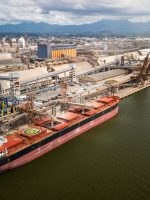 Balança comercial brasileira tem superávit de US$ 7,823 bi com alta nas exportações