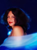Bastidores da vida discreta de Gal Costa são descortinados em duas biografias