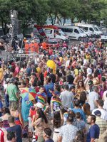 Bloco Galinho de Brasília arrasta grande público na capital federal Bloco Galinho de Brasília arrasta grande público na capital federal