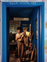 Bryan Behr lança álbum composto e gravado em São Paulo Bryan Behr lança álbum composto e gravado em São Paulo antes da volta do artista para a Santa Catarina natal