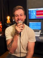 Cantor sertanejo Junior Villa segue a onda latina e aborda Cantor sertanejo Junior Villa segue a onda latina e aborda o maior sucesso de Bad Bunny na cadência do arrocha