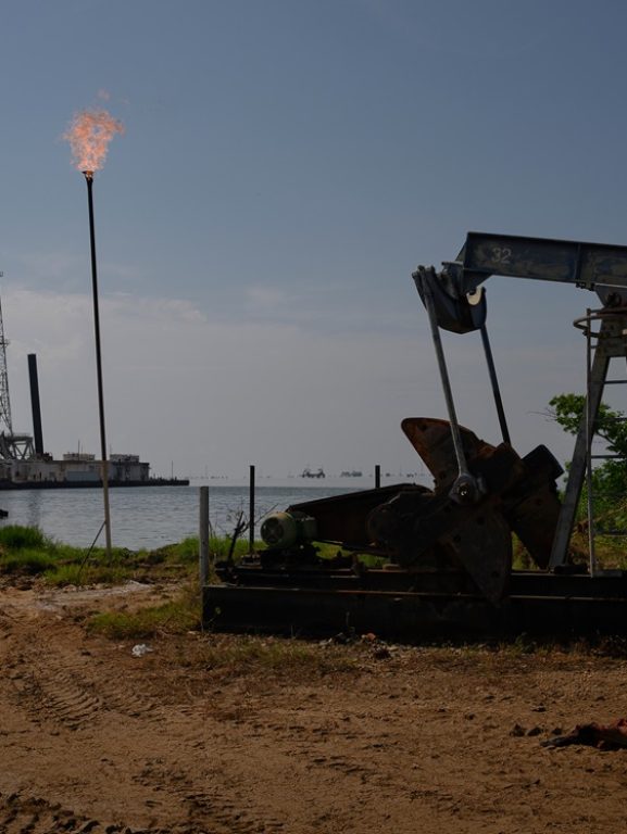 Chanceler russo diz que petróleo é razão de mudanças de regime no Irã e na Venezuela