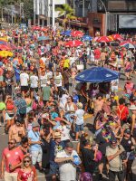 Com quase 50 anos, Pacotão leva multidão à área central Com quase 50 anos, Pacotão leva multidão à área central de Brasília