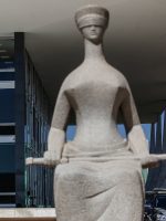 Como STF virou mais supremo que tribunal e foi do Como STF virou mais supremo que tribunal e foi do aplauso a alvo de desconfiança