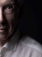 Contra seu tempo, Ian McEwan confronta mal-estar do presente em Contra seu tempo, Ian McEwan confronta mal-estar do presente em livro