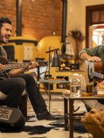 Daniel embaralha ficção e realidade ao receber João Raul, cantor de 'Coração acelerado', no programa 'Viver sertanejo'