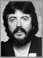 Dash Crofts, cantor do sucesso 'Summer Breeze', morre aos 87 anos