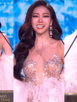 Dentes falsos de candidata ao Miss Grand Thailand 2026 caem durante apresentação