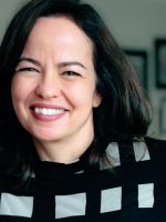 Dercy Gonçalves foi heroína decolonial pioneira, diz Adriana Negreiros