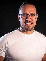 Diogo Nogueira cancela shows após diagnóstico de laringite bacteriana grave