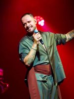 Diogo Nogueira evolui entre a gafieira e o pagode no balanço de 'Infinito samba'