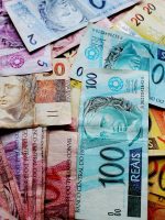 Dívida pública bruta do Brasil sobe mais que o esperado em maio, a 81,1% do PIB