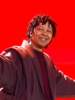 Djavan inclui alguns 'lados B' no roteiro (inteiramente autoral) de sucessos do show de 50 anos de carreira do artista