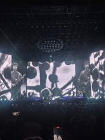 Djavan presenteia público com oceano de poesias em turnê comemorativa