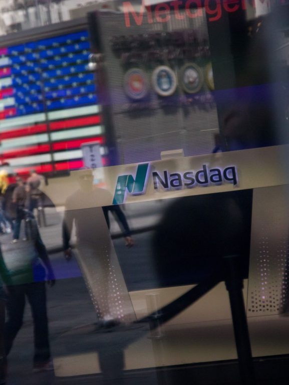 Dow Jones, Nasdaq e S&P500 batem máximas de fechamento à espera de alívio do Fed