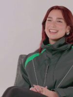 Dua Lipa entre páginas brasileiras: Cantora ganha livro de Clarice Dua Lipa entre páginas brasileiras: Cantora ganha livro de Clarice Lispector e divulga Djamila Ribeiro