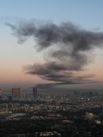 EUA alertam cidadãos a deixar Irã após reabertura parcial do espaço aéreo