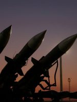 EUA aprovam venda de 100 mísseis Stinger FIM-92K ao Brasil EUA aprovam venda de 100 mísseis Stinger FIM-92K ao Brasil com custo de US$ 330 mi