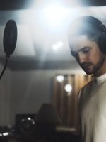 Enfim cantor, Gabriel Leone estreia no Rio de Janeiro, em Enfim cantor, Gabriel Leone estreia no Rio de Janeiro, em abril, o show de lançamento do álbum 'Minhas lágrimas'