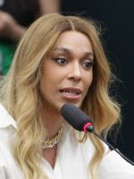 Enquanto esquerda debate o sexo dos anjos, direita se prepara para invadir o paraíso