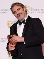 Estrelas de Hollywood assinam carta aberta contra fusão de Paramount Estrelas de Hollywood assinam carta aberta contra fusão de Paramount e Warner Bros.