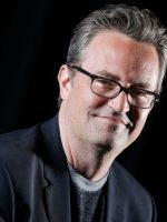 Ex-assistente de Matthew Perry é condenado a 3 anos de prisão por morte do ator