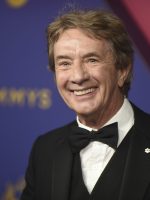 Filha do ator Martin Short é encontrada morta aos 42 Filha do ator Martin Short é encontrada morta aos 42 anos