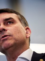Flávio tenta resolver palanque no Rio após crises e reveses Flávio tenta resolver palanque no Rio após crises e reveses para Sóstenes e Castro