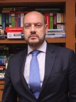 Governador interino do RJ exonera policiais civis do alto escalão Governador interino do RJ exonera policiais civis do alto escalão e aliados de Castro